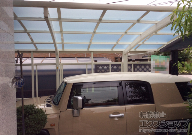 東京都世田谷区ののカーポート レイナポートグラン　積雪〜20cm対応+レイナポートグラン　サイドパネル+レイナポートグラン　着脱式サポート柱　標準・ハイルーフ兼用　2本入 施工例