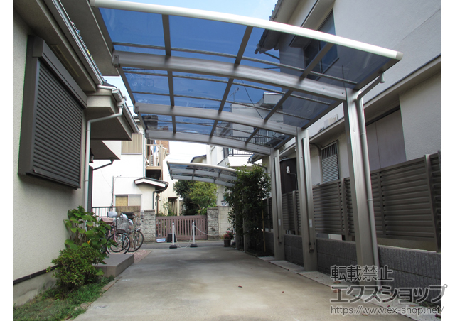 東京都府中市ののカーポート レイナポートグラン50 積雪〜50cm対応+着脱式サポート（3本入り1セット） 施工例