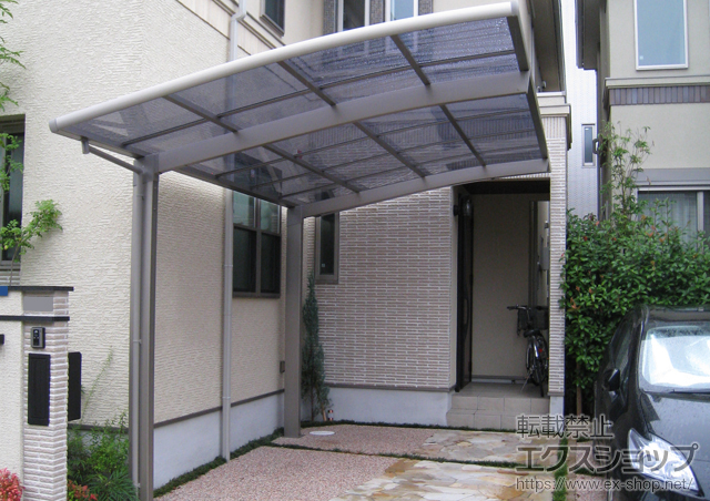 大阪府茨木市のLIXIL リクシル（トステム）のカーポート カーブポートシグマIII 積雪〜20cm対応 施工例