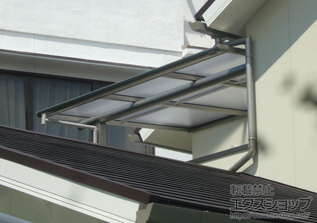 大阪府箕面市ののバルコニー・ベランダ屋根 プレシオステラス F型 屋根タイプ 単体 積雪〜20cm対応 施工例