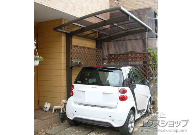 埼玉県新座市のLIXIL リクシル（トステム）のサイクルポート・駐輪場 カーブポートシグマIII ミニ 積雪〜20cm対応 施工例