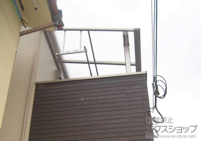 兵庫県神戸市ののバルコニー・ベランダ屋根 ヴェクターテラス F型 屋根タイプ 単体 積雪〜20cm対応+物干しセット 吊り下げ式 標準2本入り 施工例