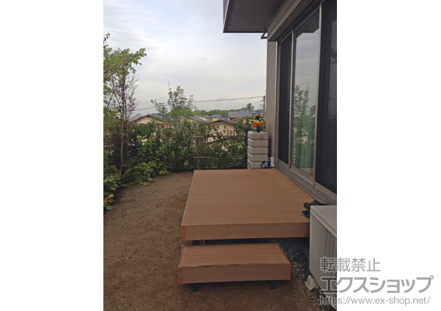 大阪府堺市のLIXIL リクシル（トステム）のウッドデッキ レストステージ 幕板納まり＋独立ステップ 施工例