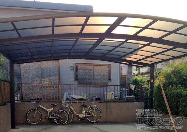 愛知県津島市のLIXIL リクシル（トステム）のカーポート カーブポートシグマIII ワイド 積雪〜20cm対応+ロングタイプ 収納式物干し(2本入り) 施工例