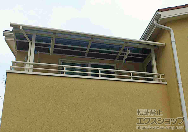 埼玉県加須市のLIXIL リクシル（トステム）のバルコニー・ベランダ屋根 ライザーテラスII R型 屋根タイプ 単体 積雪〜20cm対応+吊り下げ物干し 施工例