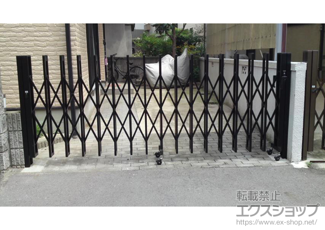 埼玉県草加市ののカーゲート アルシャインII M型 Aタイプ ノンレール 片開き 350S 施工例