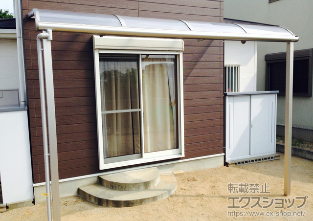 福岡県福岡市ののテラス屋根 プレシオステラス R型 テラスタイプ 単体 積雪〜20cm対応+吊り下げ式物干し（2本入り） 施工例