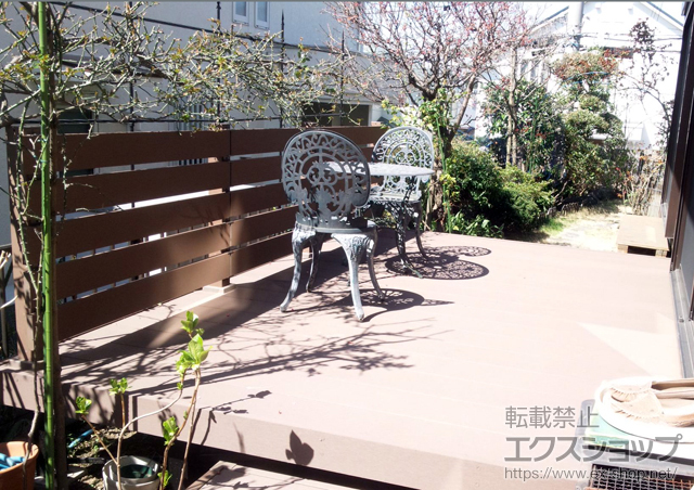 神奈川県川崎市ののウッドデッキ リウッドデッキ 200＋独立式リウッドステップ2型＋リウッドデッキフェンス3型 横スリット 施工例