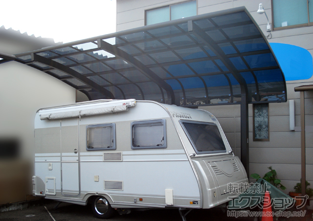 愛知県西尾市のLIXIL リクシル（トステム）のカーポート テールポートシグマIII 1500 耐風圧強度仕様 積雪〜50cm対応+柱ガード 1本入×2 施工例