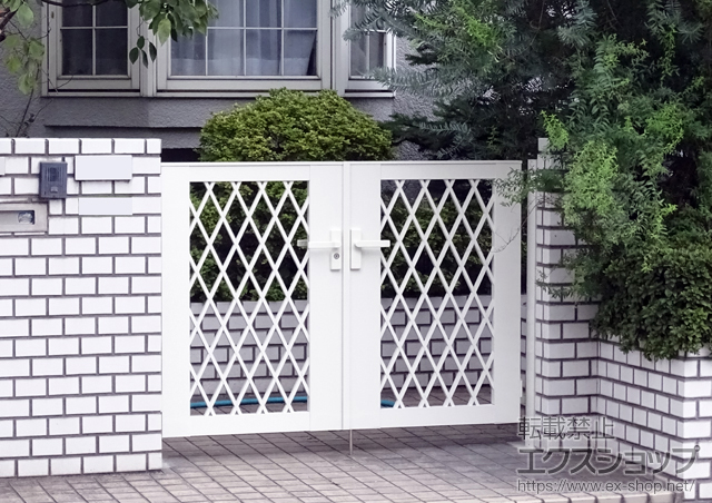 東京都世田谷区のの門扉 ライシス門扉 8型 ダイヤ格子 両開き 柱使用 施工例