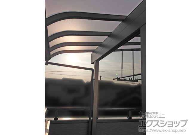 大阪府松原市ののバルコニー・ベランダ屋根 ヴェクターテラス R型 1500 屋根タイプ 単体 積雪〜50cm対応+吊り下げ式物干し 施工例