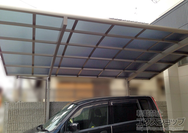 大阪府泉大津市のLIXIL リクシル（トステム）のカーポート カーブポートシグマIII 積雪〜20cm対応 施工例