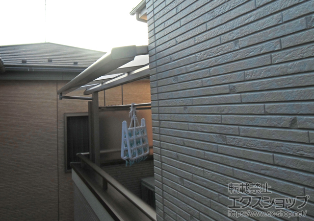 東京都江戸川区のLIXIL リクシル（トステム）のバルコニー・ベランダ屋根 ライザーテラスII F型 屋根タイプ 単体 積雪〜20cm対応+吊り下げ物干し 施工例