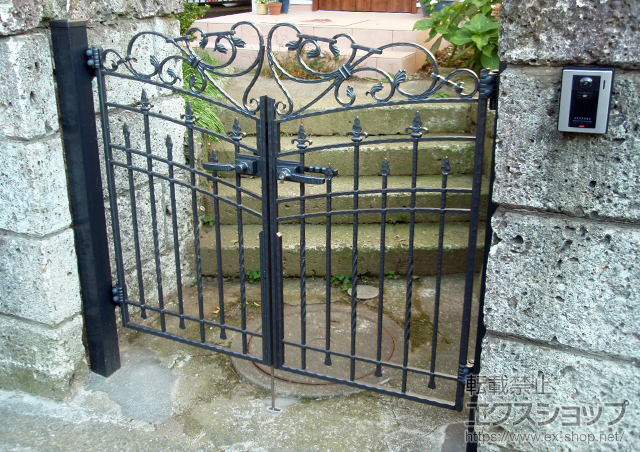 東京都町田市のの門扉 ローシェン 2型 両開き 75角門柱使用 施工例