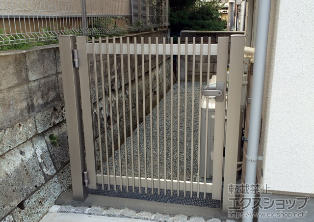神奈川県横浜市のの門扉 レスティン門扉 11型 片開き　門柱使用 施工例