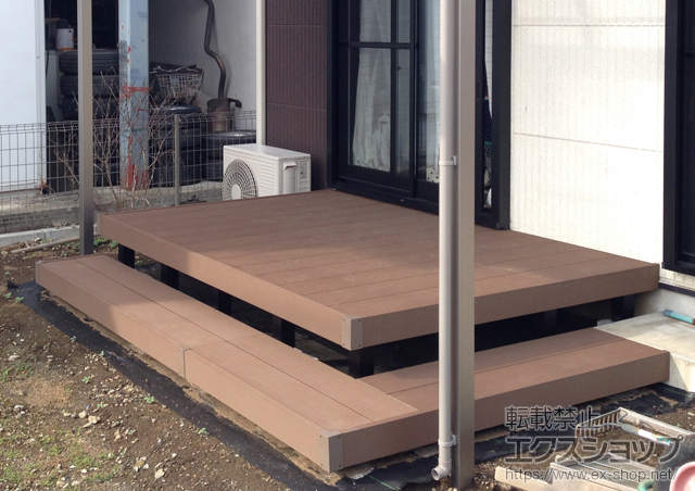 神奈川県秦野市ののウッドデッキ リウッドデッキ 200＋段床 1段(正面+片側面タイプ) 施工例