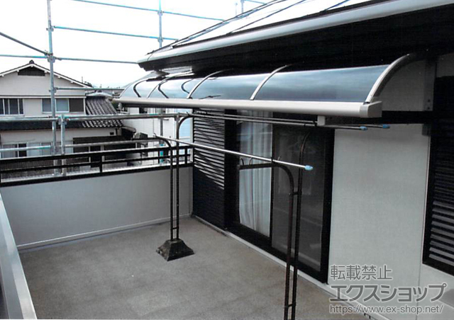 山口県周南市のLIXIL リクシル（トステム）のバルコニー・ベランダ屋根 ライザーテラスII R型 ルーフタイプ 単体 積雪〜20cm対応 施工例