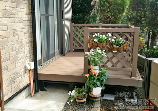 東京都町田市ののウッドデッキ リウッドデッキ 200＋リウッドデッキフェンス2型＜ラチス格子＞ 施工例