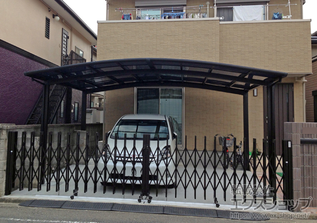 神奈川県川崎市のLIXIL リクシル（トステム）のカーポート カーブポートシグマIII ワイド 積雪〜20cm対応 施工例