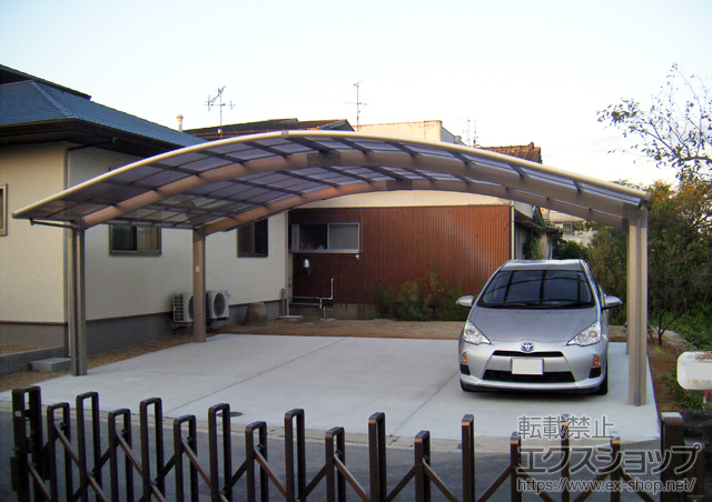 佐賀県佐賀市のLIXIL リクシル（トステム）のカーポート リベルポートシグマIII 3台用 積雪〜20cm対応 施工例