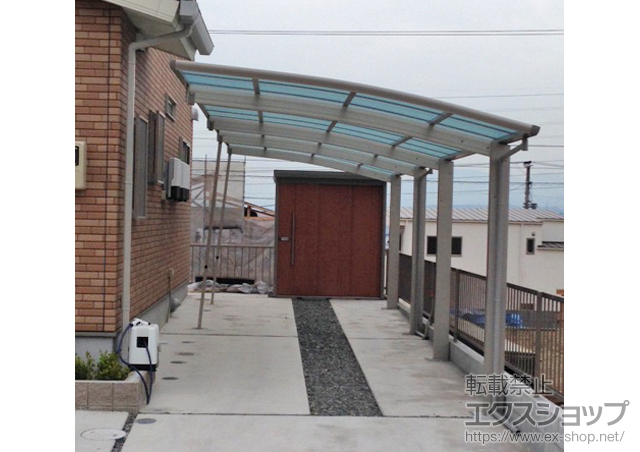 大分県大分市ののカーポート レイナポートグラン 縦連棟　積雪〜20cm対応＋着脱式サポート 標準・ハイルーフ兼用 2本入り×2 施工例