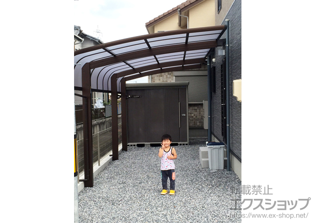 岐阜県岐阜市ののカーポート レイナキャップポートグラン　延長　積雪〜20cm対応＋水平式物干し(カーポート柱用)　標準　2本入り 施工例