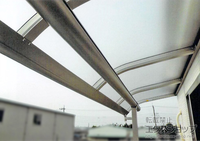 埼玉県さいたま市ののバルコニー・ベランダ屋根 プレシオステラス R型 屋根タイプ 単体 積雪〜20cm対応 施工例