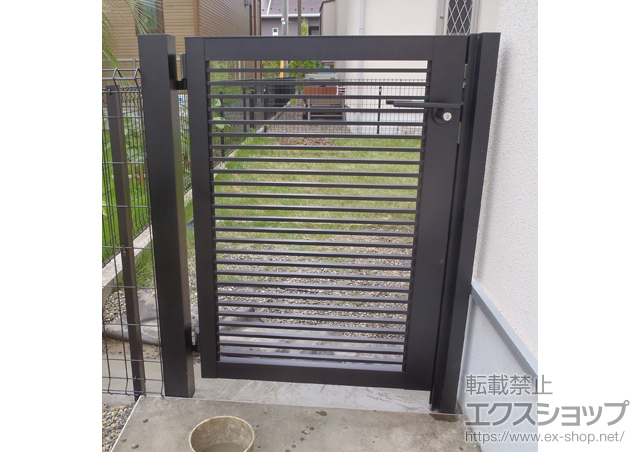 千葉県山武郡大網白里町のの門扉 プレスタ門扉 1型 細横桟 片開き 柱使用 施工例