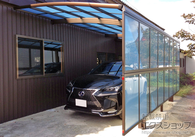 福岡県八女郡広川町ののカーポート レイナポートグラン　積雪〜20cm対応＋レイナポートグラン用　サイドパネル＋着脱式サポート（2本入り） 施工例