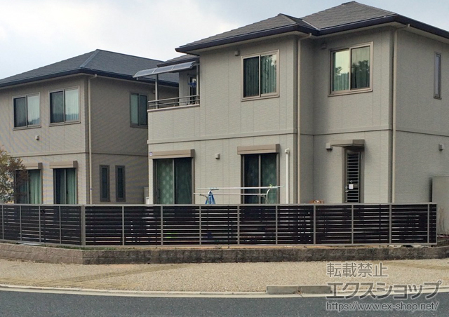 大阪府箕面市のLIXIL リクシル(新日軽)のフェンス・柵 セレビューフェンス RP3型 自在柱式 施工例