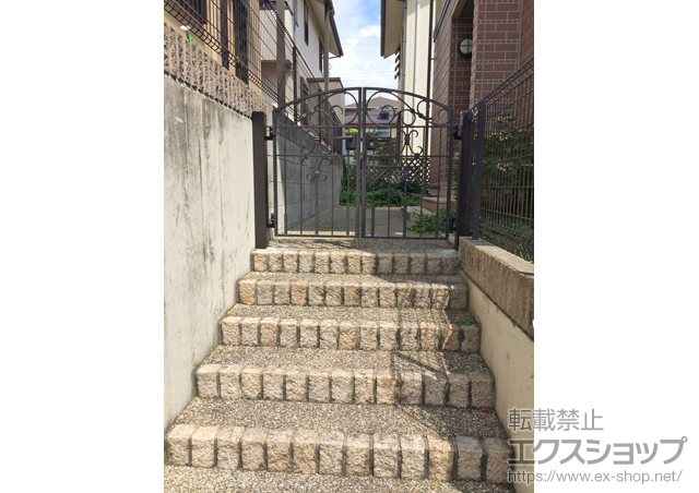 大阪府四條畷市のの門扉 コラゾン2型 両開き　柱使用 施工例