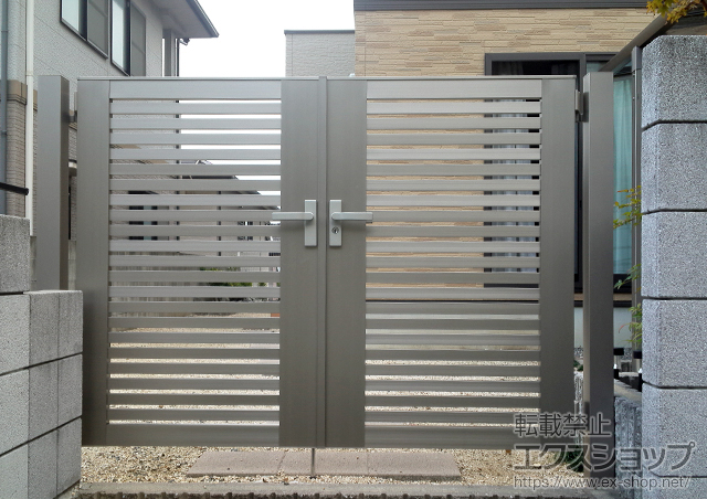 愛媛県今治市のの門扉 ライシス門扉 3型 太横桟 両開き 柱使用 施工例