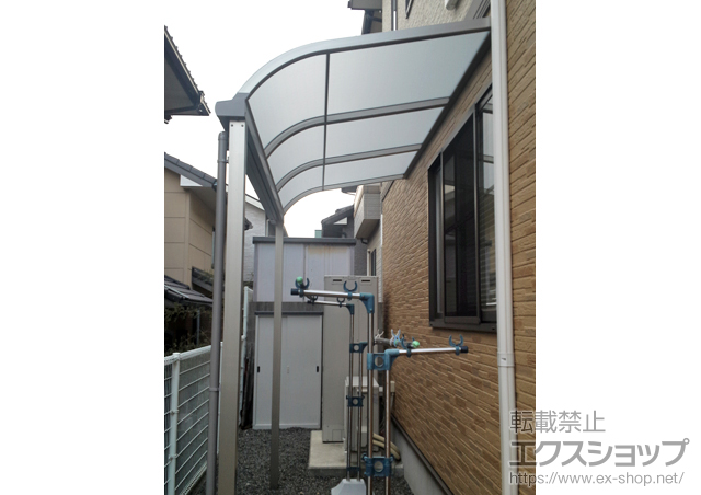 愛媛県今治市のLIXIL リクシル（トステム）のテラス屋根 ライザーテラスII R型 テラスタイプ 単体 積雪〜20cm対応 施工例