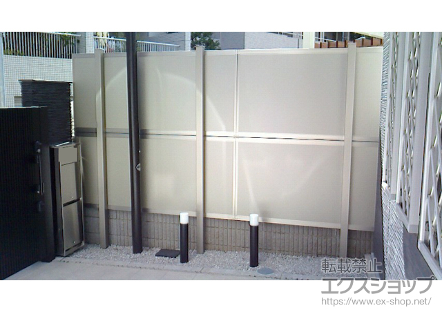 東京都目黒区のLIXIL リクシル(新日軽)のフェンス・柵 防音フェンス すやや R1型　3段柱（フェンス2段） 施工例