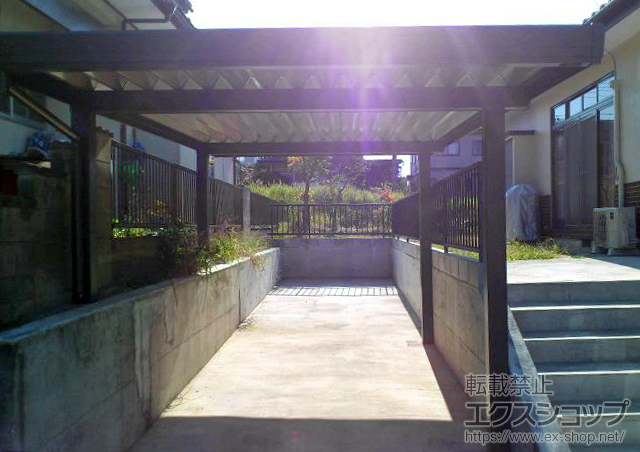 宮城県仙台市のLIXIL リクシル（トステム）のカーポート テリオスポートIII 1500 角柱4本 積雪〜50cm対応 施工例