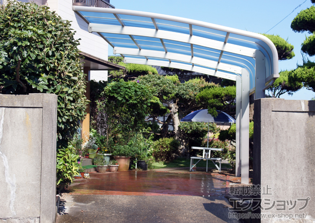 山口県宇部市ののカーポート レイナキャップポートグラン　延長　積雪〜20cm対応＋標準・ハイルーフ兼用 着脱式サポート(2本入り)＋標準・ハイルーフ兼用 着脱式サポート(1本入り) 施工例