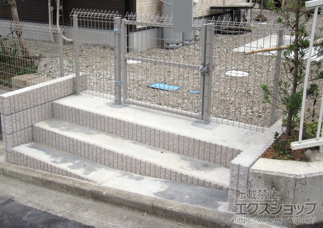 神奈川県秦野市のの門扉 メッシュフェンスG10 門扉 片開き 柱使用 施工例