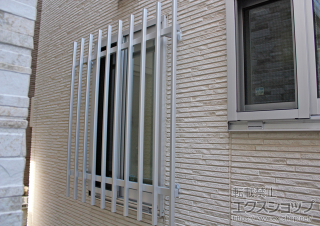 神奈川県横浜市のLIXIL リクシル（トステム）の面格子・窓格子 アルミ面格子 A型 施工例