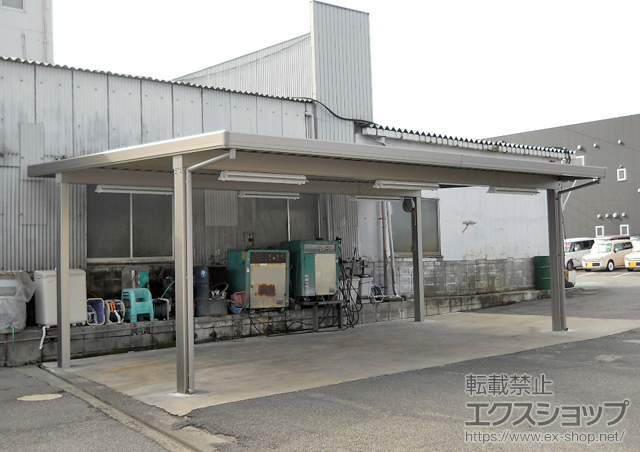 群馬県高崎市のLIXIL リクシル（トステム）のカーポート テリオスポートIII 1500 3台用 角柱4本柱 積雪〜50cm対応 施工例