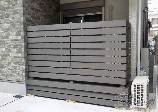 兵庫県神戸市ののウッドデッキ リウッドデッキ 200＋リウッドデッキフェンス3型<横スリット> 施工例