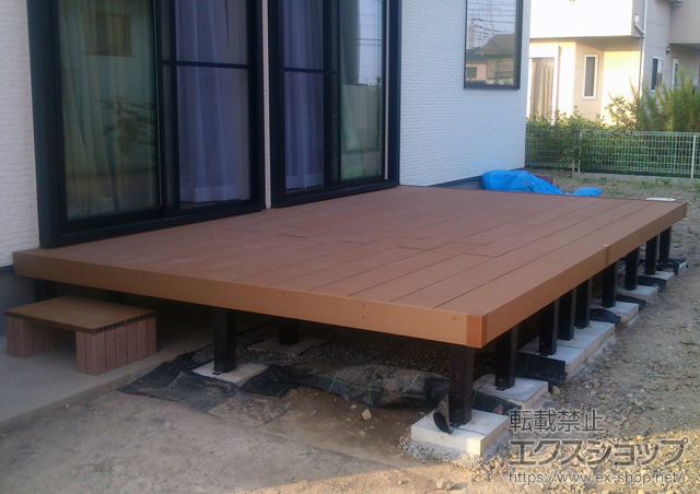 埼玉県北葛飾郡松伏町ののウッドデッキ リウッドデッキ 200＋幕板＋床板 施工例