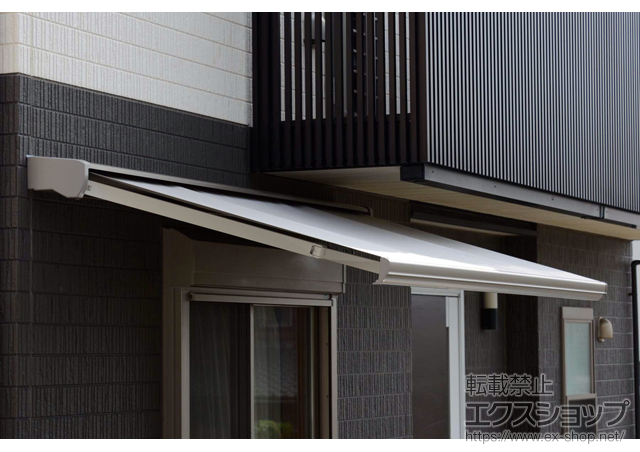 神奈川県藤沢市のLIXIL リクシル（トステム）のオーニング・日よけ 彩風C型 手動式 施工例