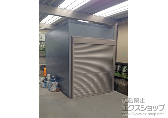 宮城県宮城郡利府町のLIXIL リクシル（トステム）のガレージシャッター ガレージシャッタークワトロ 手動式 外部付タイプ 施工例