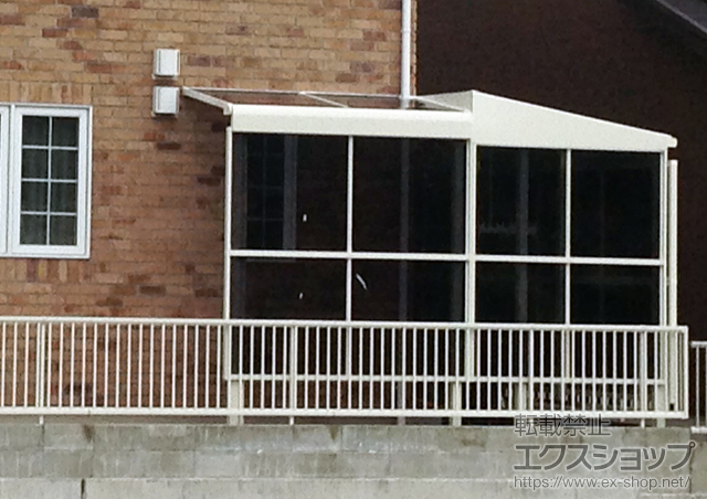 山口県山口市ののテラス屋根 ライザーテラスII F型 テラスタイプ 単体 積雪〜20cm対応＋ライザーテラスII 用 前面スクリーン2段用 施工例