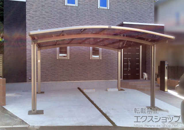 神奈川県逗子市のLIXIL リクシル（トステム）のカーポート カーブポートシグマIII ワイド 積雪〜20cm対応 施工例