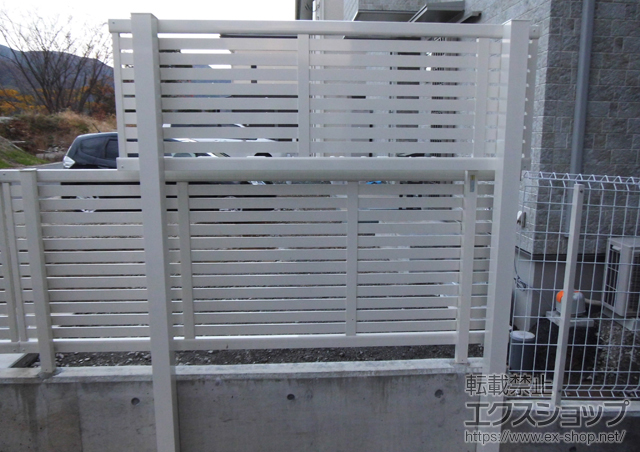 静岡県賀茂郡河津町ののフェンス・柵 エクスラインフェンス5型 3段支柱タイプ 自立建て用 施工例