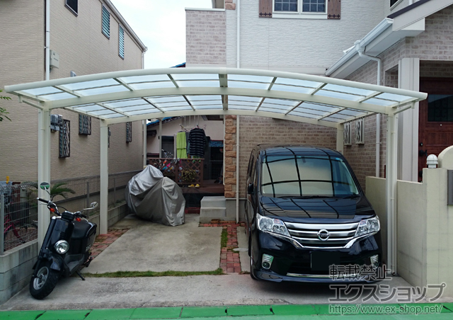 福岡県福岡市のLIXIL リクシル（トステム）のカーポート カーブポートシグマIII ワイド 積雪〜20cm対応 施工例