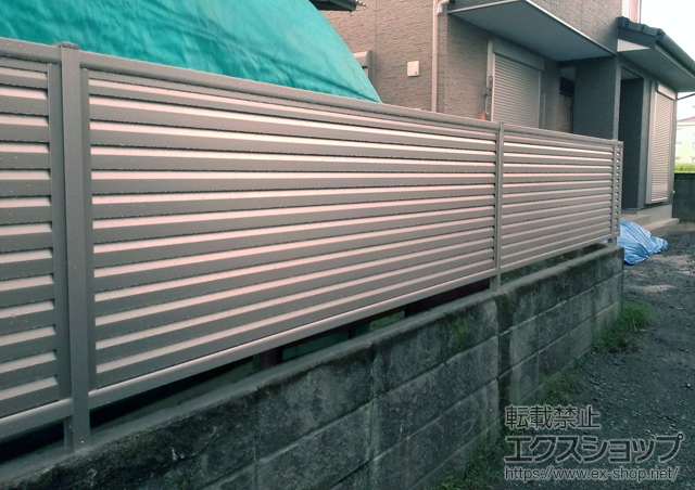 熊本県熊本市ののフェンス・柵 レスティナフェンス5型 間仕切り施工 施工例