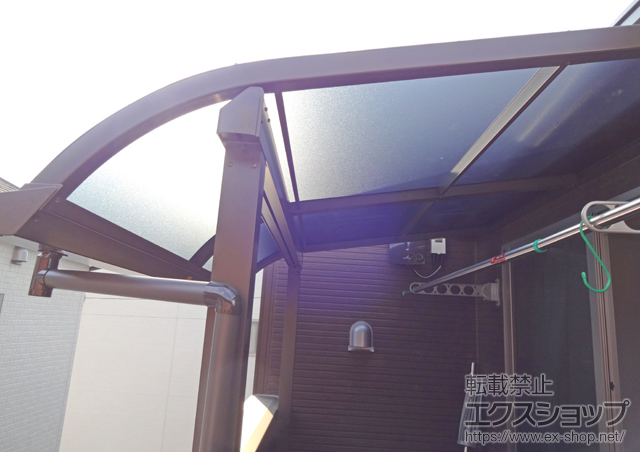 愛知県名古屋市のLIXIL リクシル（トステム）のバルコニー・ベランダ屋根 ライザーテラスII R型 屋根タイプ 単体 積雪〜20cm対応 施工例