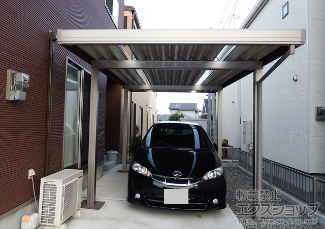 大分県大分市のLIXIL リクシル（トステム）のカーポート テリオスポートIII 1500 角柱4本 積雪〜50cm対応 施工例